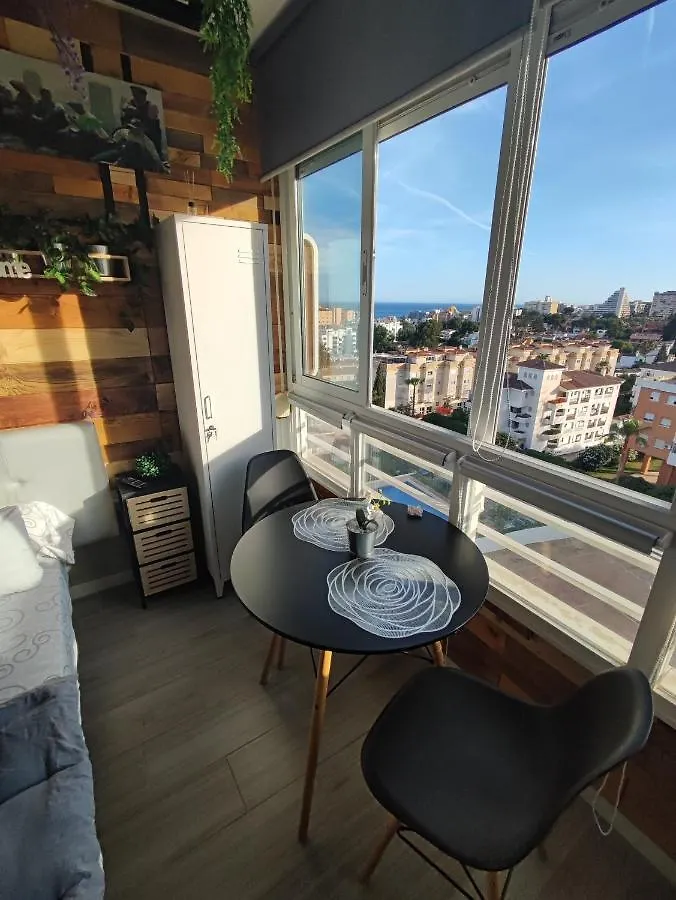 Saltillo Alto Gray Studio. Vistas al mar y piscina Torremolinos